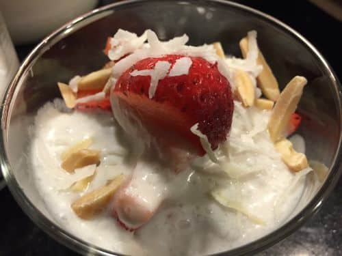 coconut_whip_cream_strawberry_parfait_with_almonds