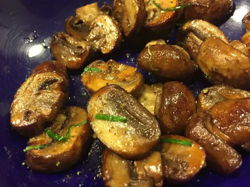 cremini_mushrooms_with_grass_fed_butter_and_chives