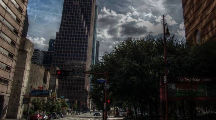 Screenshot of downtown Houston Texas - This article focuses on Paleo meal delivery Houston Texas options for getting grain free, healthy, organic, gluten free, and sustainably sourced meals delivered to your home or office if you live in the greater houston region